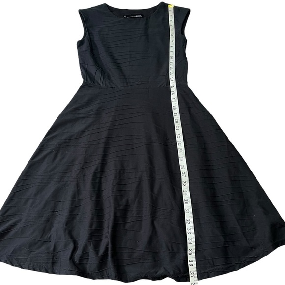 Chetta B Black Raised Ripple Fit and Flare Dress sz 6 - Picture 10 of 12
